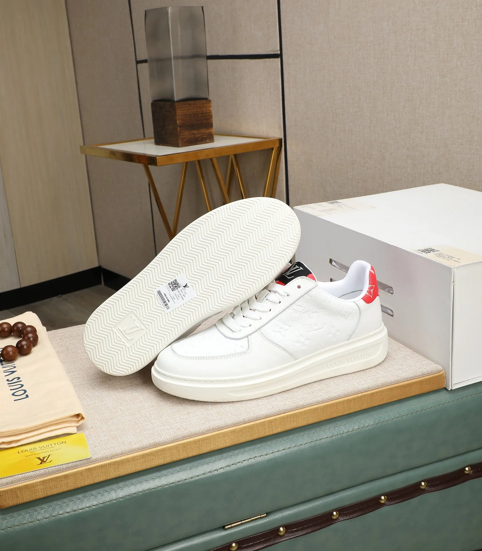 Men's shoes 💰540 💰(Niuli: full package) louis vuitton (Louis Vuitton/lv) top 🔍🔍 new models are on sale at the same time at the counter. The upper 🇮🇹 is imported from Italy, first-layer cowhide, and the lining is fully imported cowhide. 💪💪, completely 1⃣️ to 1 ⃣️Re-engraved🇮🇹💪💪, ⚠Sole: The original sole is specially provided by the original factory, the exclusive movable molded sole is super comfortable, ⚠The original factory follows the order, 🔍🔍high quality, you can enter and exit the counter at will, welcome to compare⚠. Code number:38-44